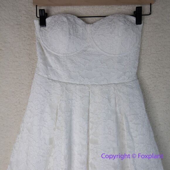 New!  Express Bridal Lace Strapless Sweetheart Dress, size 2 - Picture 4 of 16